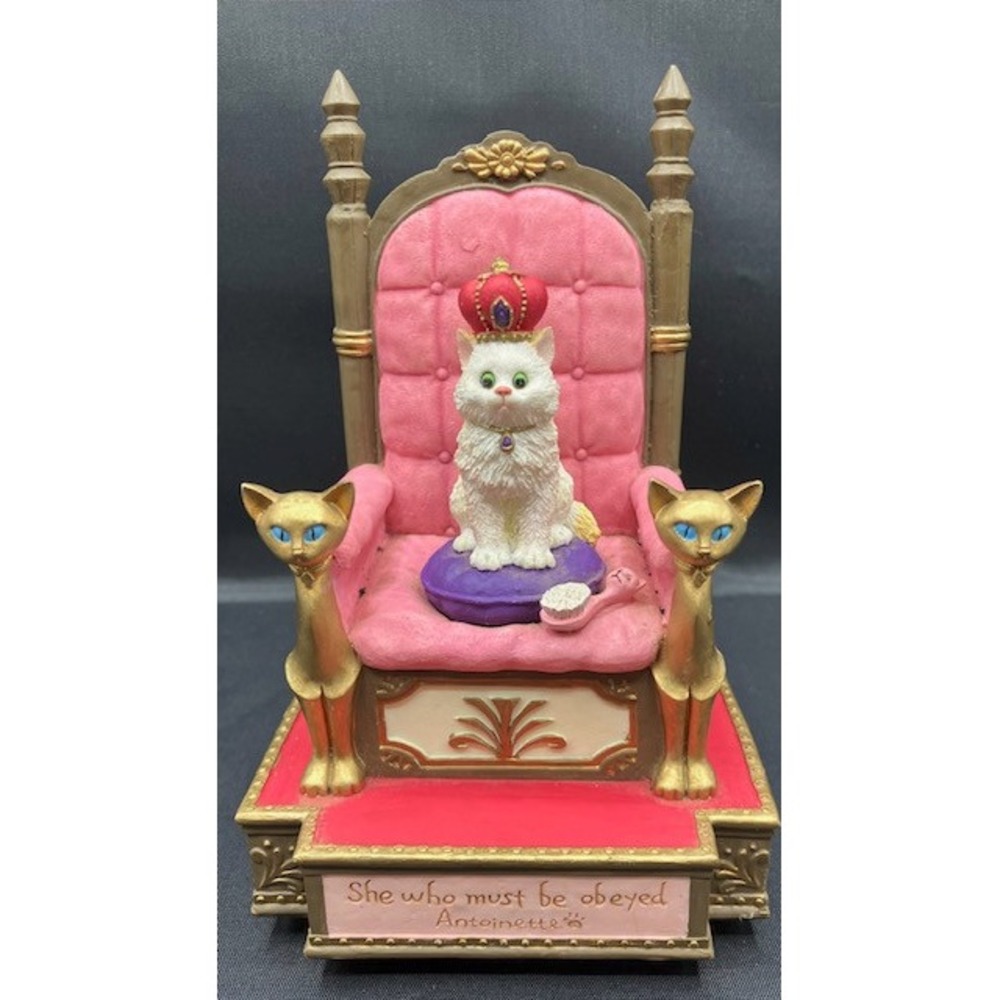 Antoinette Cat Figurine "She Who Must‎ Be Obeyed" Music Box Limited Edition